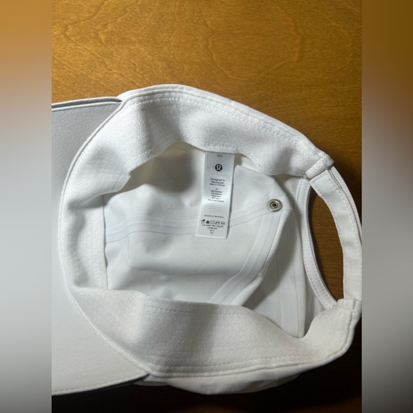 Lululemon Hat Cap Womens Strap Back White Running Jog Cycling Walk Pride Gym - Picture 12 of 14
